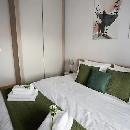 Lina - Pg, Moraca River Apartamento Podgorica
